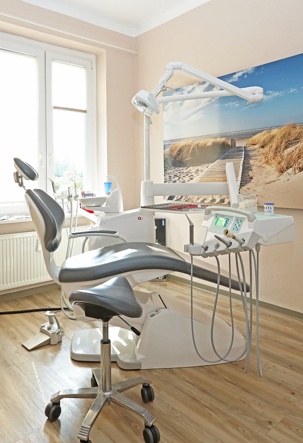 Implantologisch t�tige Zahnarztpraxis